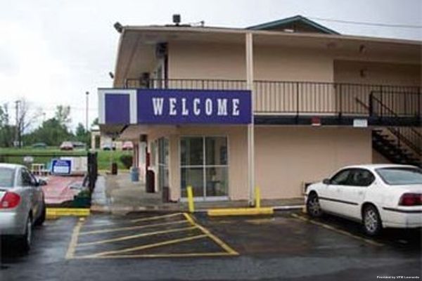 HOTEL 30 (McDonald)